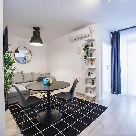 Trendy Apartment Near City Center Oradea Exterior foto