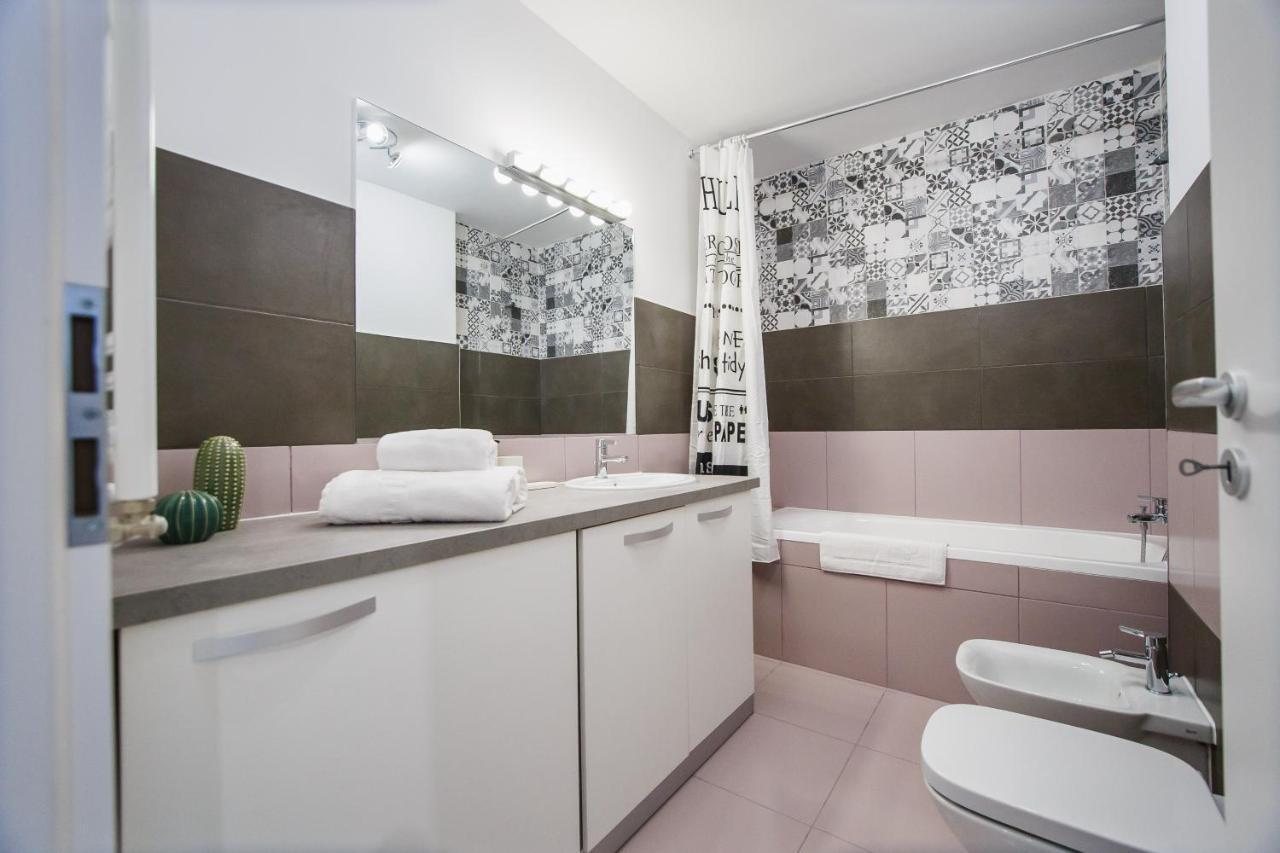 Trendy Apartment Near City Center Oradea Exterior foto