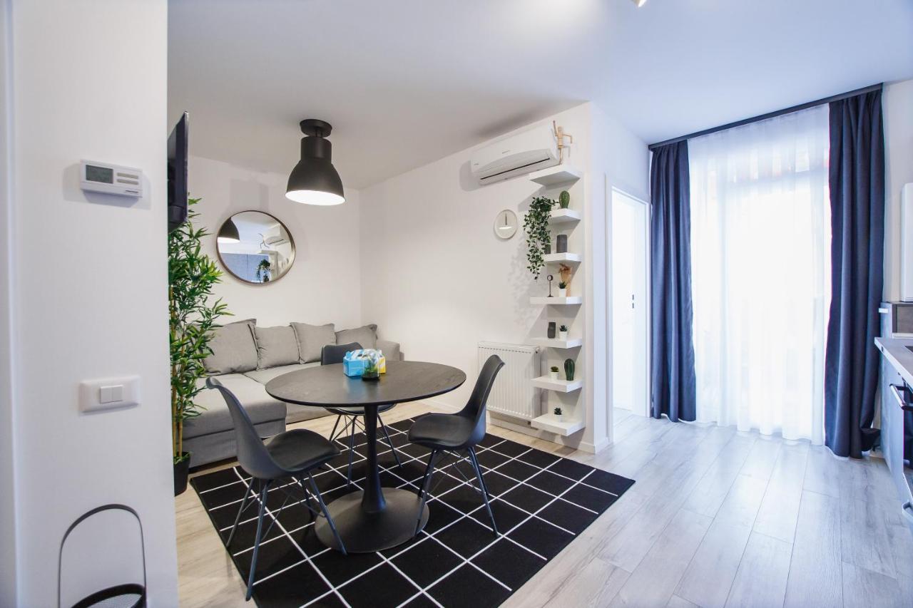 Trendy Apartment Near City Center Oradea Exterior foto