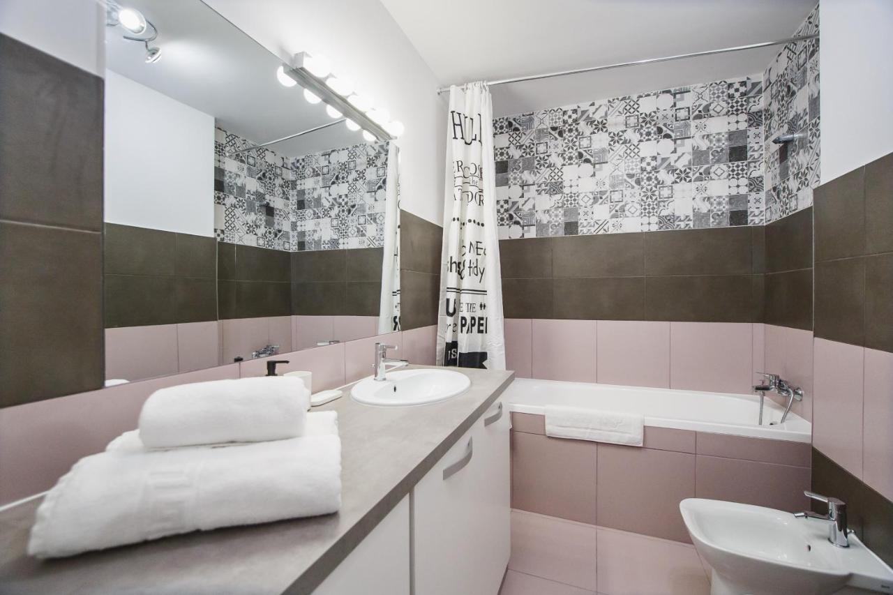 Trendy Apartment Near City Center Oradea Exterior foto